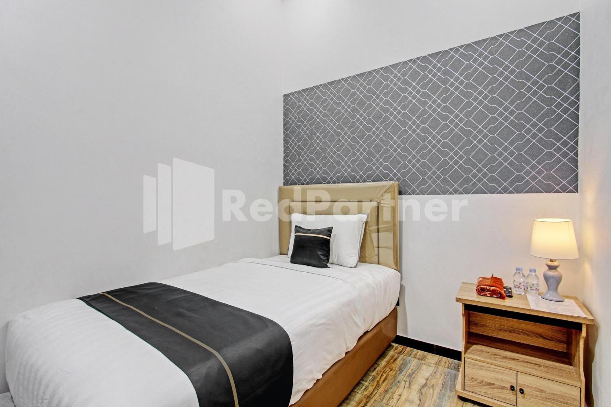 Hotel House N Coffee 55 Temanggung Redpartner Zewnętrze zdjęcie