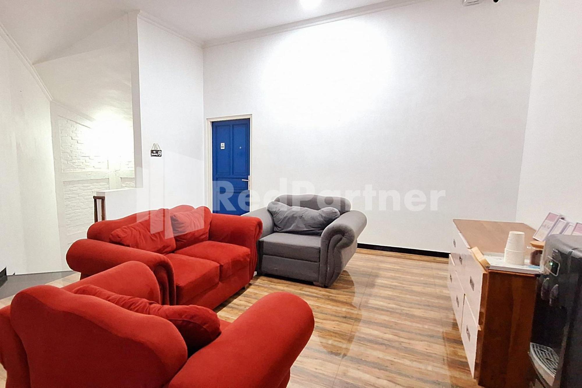 Hotel House N Coffee 55 Temanggung Redpartner Zewnętrze zdjęcie