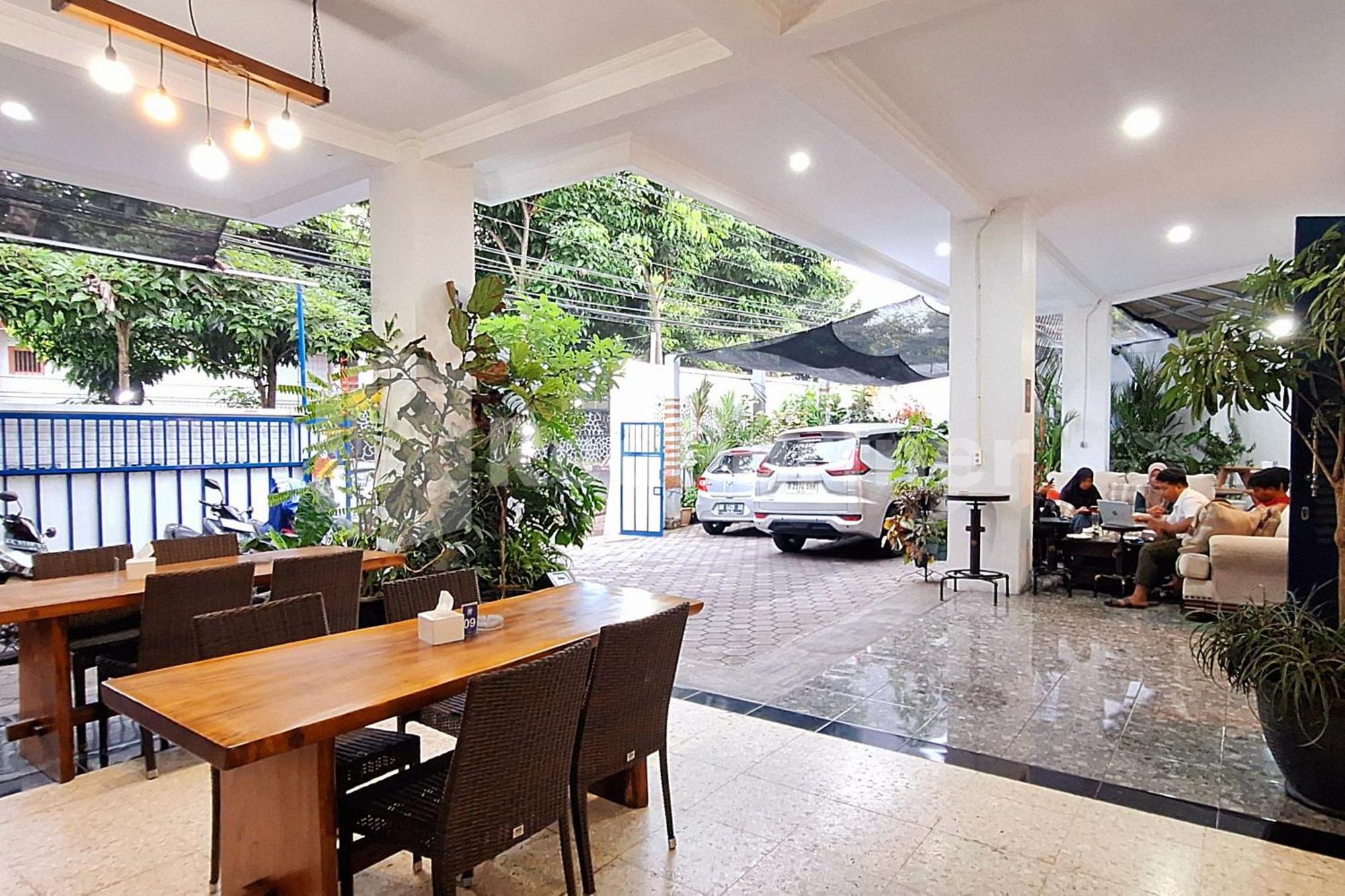 Hotel House N Coffee 55 Temanggung Redpartner Zewnętrze zdjęcie